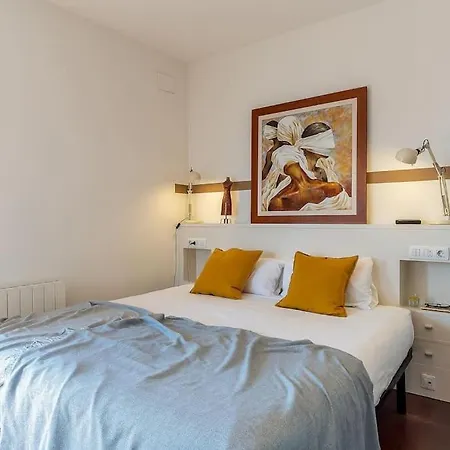Canela Homes Atic Apartament Barcelona