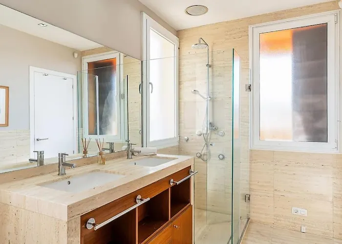 Canela Homes Atic Apartmán *